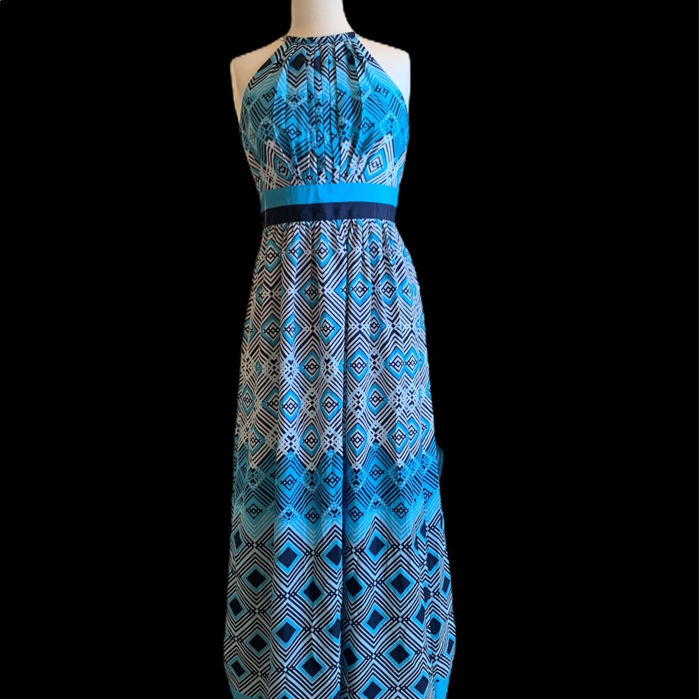 White House black market maxi dress nice print